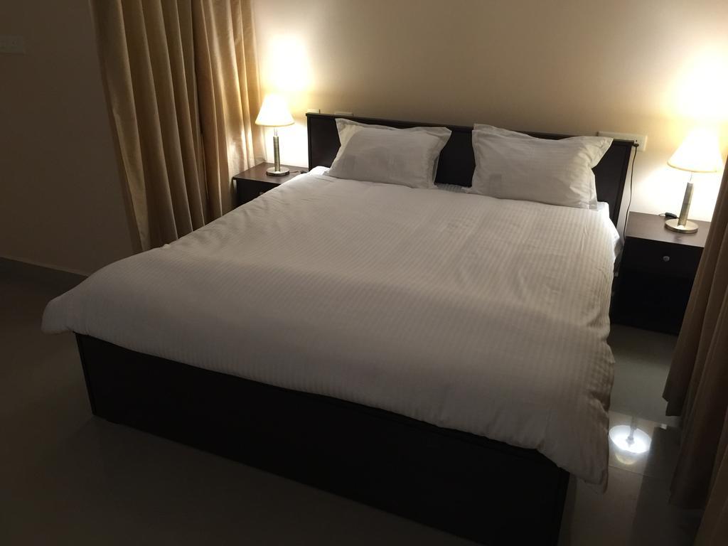 Jyothi Suites Tiruchirappalli Экстерьер фото