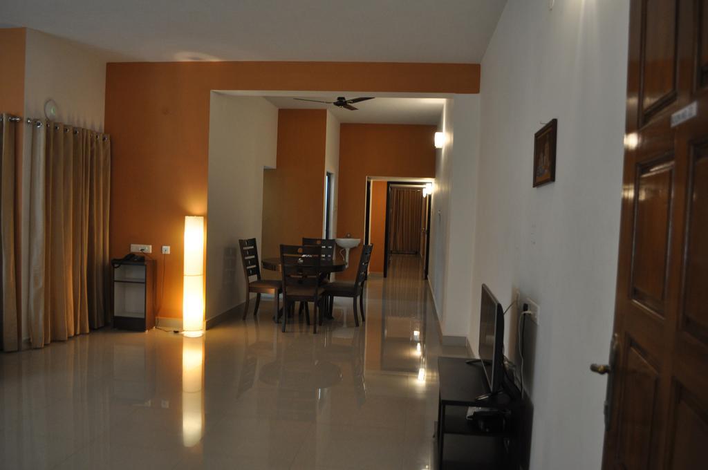 Jyothi Suites Tiruchirappalli Экстерьер фото